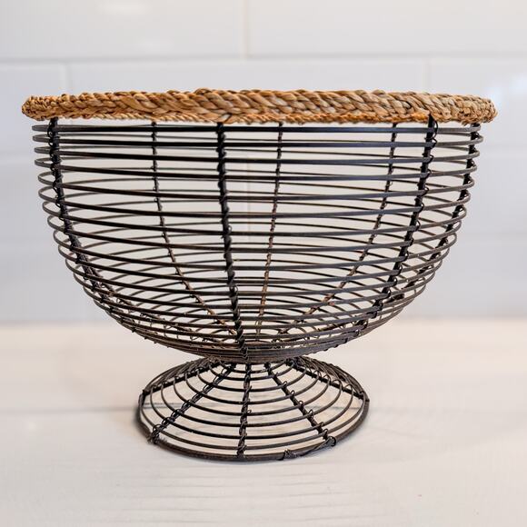 Vintage Footed Round Wire Basket w/ Jute Cord Trim, Country/Farmhouse/Cottage - Picture 5 of 7
